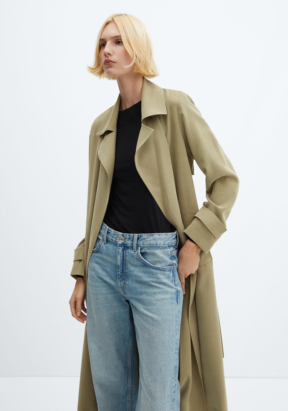 Flowy lapel trench