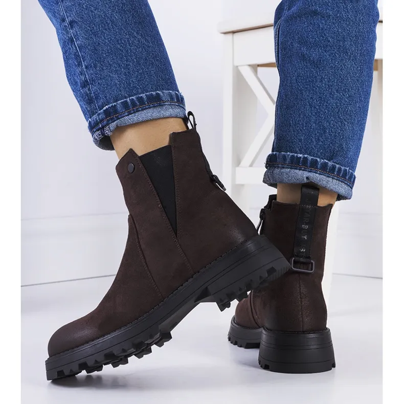 Krosstoen brown Chelsea boots