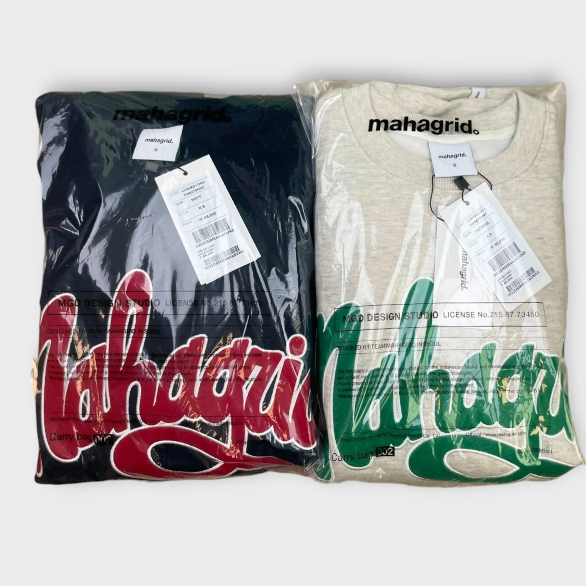 mahagrid  |[ MAHAGRID]★CURVED LOGO SWEATSHIRT