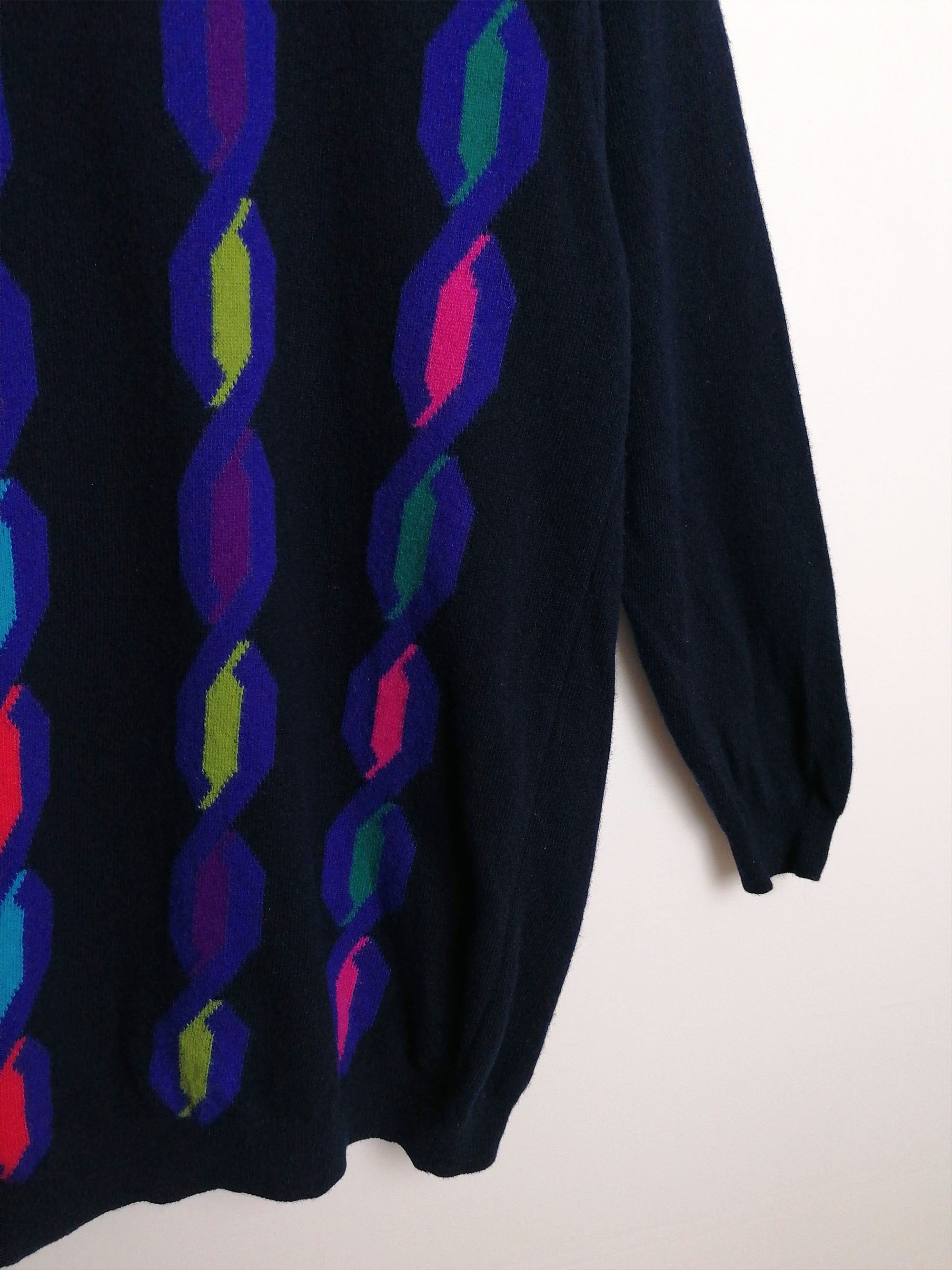 UNITED COLORS of BENETTON  Retro Pattern Unisex Wool Sweater - size M-L / 46